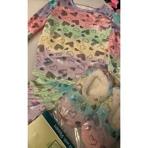 Girls Rainbow Heart Pajama Set with Slippers – Size 7 | Extremely Me
